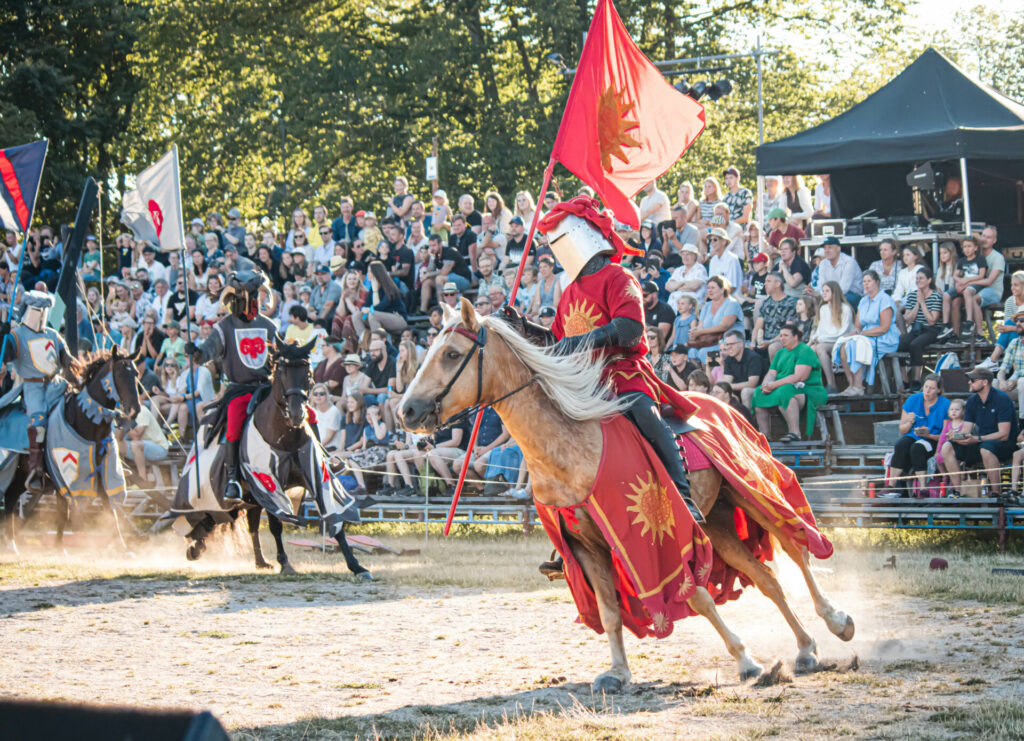 Tornerspel hela sommaren! - Medeltidsveckan på Gotland